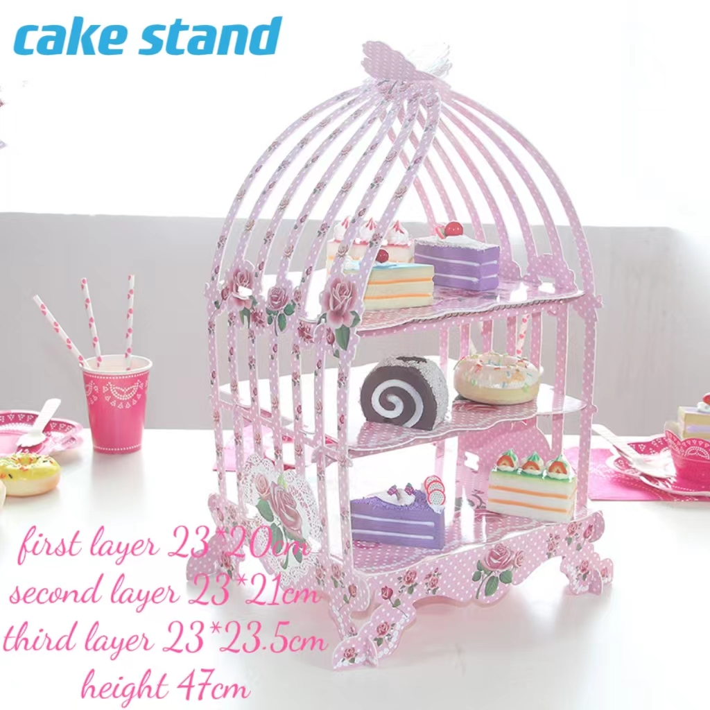 Supporto per torta a pois rosa a tre strati in carta