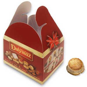 Pastel de mazapán cubierto de chocolate sólido tradicional hecho a mano de España, dulces gourmet, ingredientes caseros para ocasiones especiales - Product Image 1