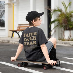T-shirt chrétien FOXA Faith Over Fear en coton délavé à l'acide, manches courtes, pour homme, avec motif graphique et verset biblique religieux - Product Image 6