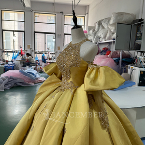 Vestido de Gala Dorado con Cuello Halter Mc042, Vestido de Quinceañera con Apliques de Cristal y Pedrería, Satén Brillante, Jancember - Product Image 5