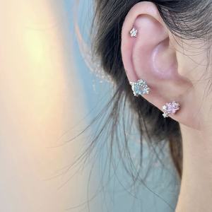 ต่างหูรูปพระจันทร์และดาวสุดฮิตสำหรับผู้หญิง ชุบทอง 14K ทำจากสแตนเลสสตีล ดีไซน์เรขาคณิตแบบโอเวอร์ไซส์ เหมาะสำหรับงานปาร์ตี้ - Product Image 2