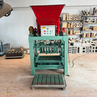 Machine à fabriquer des briques creuses de 8 pouces, modèle 4-35 à trémie, populaire en Zambie, machine de formage de blocs de ciment