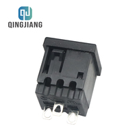 Suministros Eléctricos Estándar Americanos, Enchufe de Extensión de 1 Salida, 20A, 125V, Material PA66 para Diseño Oculto, Uso Industrial