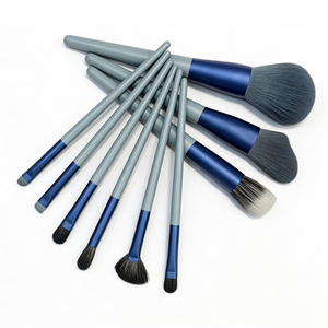 Ensemble de pinceaux de <span class=keywords><strong>maquillage</strong></span> à faible MOQ, marque privée, manche en bois, poils synthétiques hypoallergéniques, sans perte de poils, virole bleue, sac en PU pour <span class=keywords><strong>coffret</strong></span> cadeau - Product Image 1