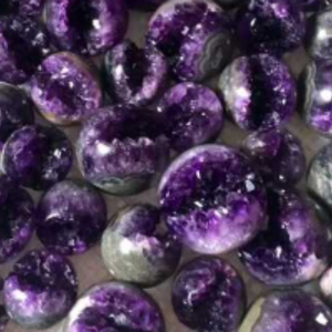 Di alta qualità naturale ametista Geode cristallo grezzo artigianato ametista che ride Open Smile sfera pietre per la decorazione - Product Image 3