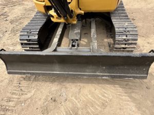 Mini-excavatrice d'occasion 3,5 tonnes, modèle 303.5, en promotion dans l'UE, peinture d'origine, sans rouille, faible nombre d'heures, certifiée CE, prête à être expédiée - Product Image 3