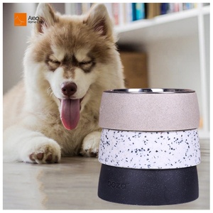 Mangkuk Makan Hewan Peliharaan Berkualitas Tinggi dari Resin Poliester Hitam Ramah Lingkungan Portabel untuk Penggunaan Dalam/Luar Ruangan Hewan Kecil/Kucing/Anjing - Product Image 5