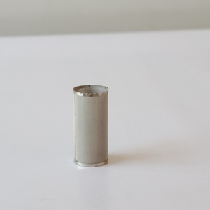 Filtre à seau en acier inoxydable, cylindre filtrant monté sur le dessus du réservoir, fond ouvert, couvercle d'accès pour nettoyage rapide, poignée de levage standard - Product Image 4