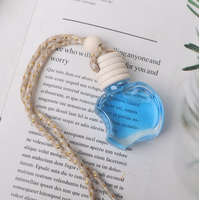 Vente chaude 8ml bouteille de parfum de voiture diffuseur de désodorisant arôme liquide longue durée avec couvercle en bois et bouteille de parfum en verre