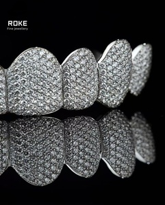 Grillz personnalisés en diamants de laboratoire pavés, or 9K-18K, bijoux dentaires taille princesse glacés avec sertissage caché - Certifié IGI/GIA - Product Image 3