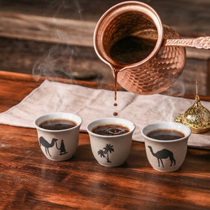 Set di <span class=keywords><strong>Tazze</strong></span> <span class=keywords><strong>da</strong></span> Caffè Arabe in Ceramica, Design Moderno e Minimalista con Tema Cammello, Tazzine <span class=keywords><strong>da</strong></span> Tè in <span class=keywords><strong>Porcellana</strong></span> - Product Image 2