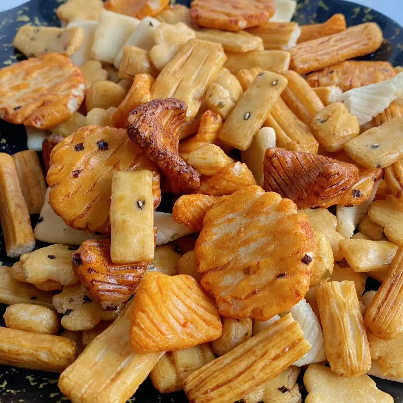 Aperitivos de grano saludable, galletas surtidas de estilo japonés, galletas mezcladas de arroz