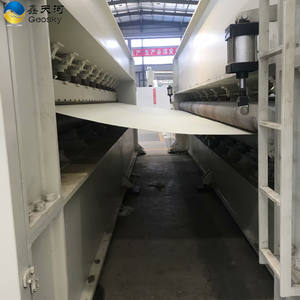 Géotextile blanc et noir 150g 180g <span class=keywords><strong>200g</strong></span> 250g 300g en tissu non tissé à filaments pour renforcement routier, drainage et filtration - Product Image 2