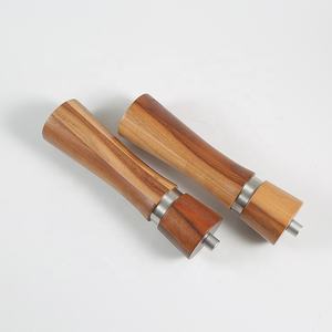 相思木盐胡椒研磨机套装木质厨房香料研磨机，具有可调节的细粗陶瓷芯 - Product Image 5