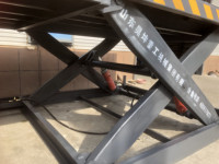 Plateforme élévatrice à ciseaux fixe HAOKUN pour la manutention des matériaux, table élévatrice à ciseaux électrique hydraulique 3 tonnes en acier inoxydable à double commande