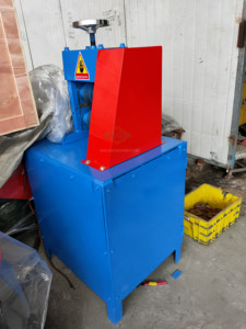 Machine à dénuder les câbles au <span class=keywords><strong>prix</strong></span> le plus bas, machine de recyclage du <span class=keywords><strong>cuivre</strong></span>, machine de recyclage des métaux, recyclage des câbles usagés, produit phare <span class=keywords><strong>2022</strong></span> - Product Image 2