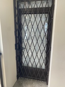 Grille de sécurité PORTE Acier inoxydable Rétractable Antivol Rétractable Extensible Barrière Grilles Sécurité X Porte - Product Image 5