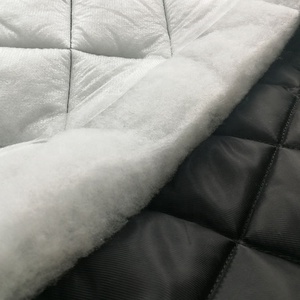 Tissu matelassé résistant à l'eau à bas prix pour une utilisation de vêtement OEKO-TEX certifié 100% polyester lourd en gros fabriqué au Vietnam - Product Image 2