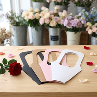 Sac cadeau carré portable noir, blanc, rose, pour la Saint-Valentin, avec finition mate simple, en carton jetable, personnalisable