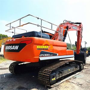 Excavatrice d'occasion Doosan DX300LC-9C, modèle 2018, haute durabilité, fonctionnement stable, capacité de la benne de 1,5 m³, moteur de 30 tonnes. - Product Image 1