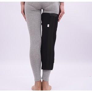 Attelle de genou réglable noire pour le soutien des blessures à la rotule et au ménisque - Product Image 3