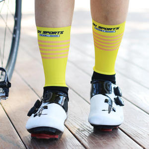 Wholesale Breathable <b>Compression</b> Sports <b>Socks</b> Crew Length Anti Slip Sweat Absorbing Knitted Athletic <b>Socks</b> for Cyclholesale - Product Image 6