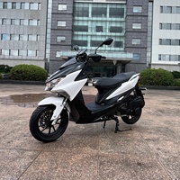 Scooter à essence FORCE 125CC modèle EURO-5 2025 avec boîte arrière, système de refroidissement par eau EFI, freins à disque