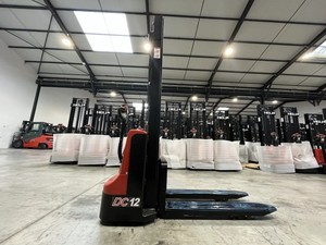รถยกพาเลท CDD15J รุ่น DC15 ขนาด 1.2 ตัน 1.5 ตัน แบบเดินตามพร้อมยกสูง 3.5 เมตร 4 เมตร สำหรับงานคลังสินค้า รุ่น DC12 DC15 แบบเสาแคบ ยกสูงได้ถึง T - Product Image 4