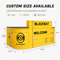Fabricant fournissant un comptoir de réception de style conteneur industriel avec éclairage LED et aspect métallique jaune pour hôtel