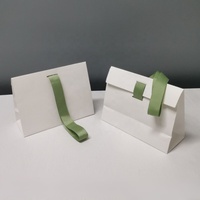 Sac d'emballage cosmétique personnalisé de luxe en feuille d'or Sacs fourre-tout de marque personnalisée Sacs cadeaux de qualité supérieure avec logo