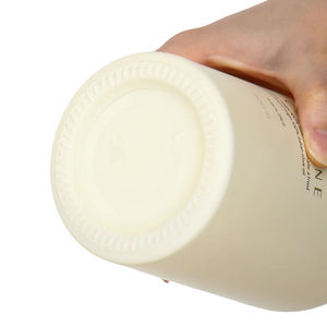 Bouteille <span class=keywords><strong>d</strong></span>'<span class=keywords><strong>huile</strong></span> <span class=keywords><strong>d</strong></span>'<span class=keywords><strong>olive</strong></span> en verre opaque beige crème personnalisée 250ml 500ml 750ml avec bec verseur anti-fuite pour les marques <span class=keywords><strong>d</strong></span>'huiles biologiques - Product Image 3