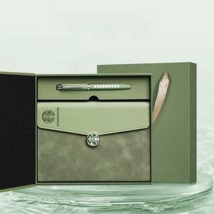 Ensemble cadeau de carnet de notes original en similicuir fait main, imprimé en typographie, pratique, pour une utilisation professionnelle et promotionnelle - Product Image 1