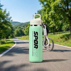 Borraccia Termica Spray-Coated con Apertura One-Touch per Ciclisti: Idratati in Movimento - Product Image 1