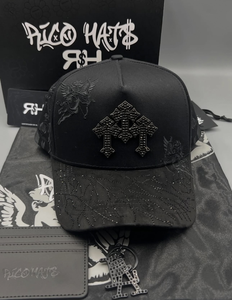 Gorras <span class=keywords><strong>de</strong></span> Béisbol Personalizadas OEM <span class=keywords><strong>de</strong></span> 5 Paneles, Gorras Deportivas <span class=keywords><strong>de</strong></span> Gamuza <span class=keywords><strong>de</strong></span> Ala Ancha con Pedrería X Rich the Kid, Gorras X <span class=keywords><strong>Ct</strong></span> - Product Image 4