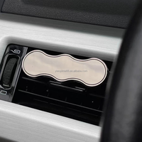 Fabricants sur mesure OEM diffuseurs d'arômes Clips Parfum de voiture Parfum en alliage de zinc Rafraîchisseur d'air pour voiture Clip pour bouche d'aération Diffuseur de parfums