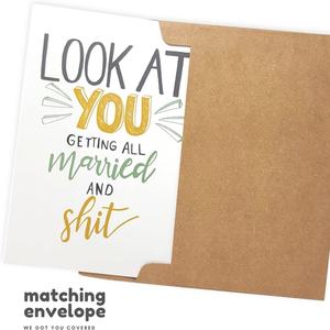 Carte de mariage drôle d'<span class=keywords><strong>humour</strong></span> adulte pour mariage fiançailles typographie imprimée «merde mariée» félicitations en papier de qualité - Product Image 3