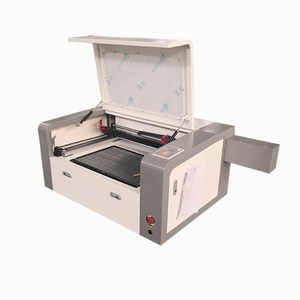 Jinan <span class=keywords><strong>Co2</strong></span> de bajo costo 60W/80W/100W/400x600 Máquina cortadora de grabado láser con controlador Ruida - Product Image 6