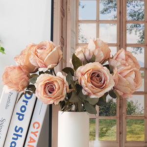 Roses artificielles en soie plastique, fleurs réalistes pour la décoration de la maison et les accessoires de mariage - Product Image 2