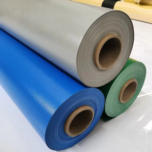 Bâche en PVC haute résistance, imperméable, indéchirable et résistante à la chaleur, 1050 g/m², pour réservoirs d'eau industriels. - Product Image 2