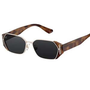 Gafas de sol con montura cuadrada UV400, ligeras, a la moda para mujer, protección solar para adultos - Product Image 4