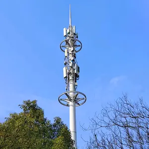 Menara telekomunikasi telepon seluler listrik dan tiang monool