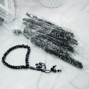 Tasbih Étnico de Resina de 12 mm, 33 Cuentas, Grabado en Lámina Dorada, Misbaha Islámica Musulmana, Regalo de Ramadán y Eid, Marca YASEEN - Product Image 1