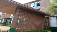 Revêtement mural en aluminium moderne, finition anodisée, design minimaliste, anti-corrosion, pour façade extérieure de bâtiment