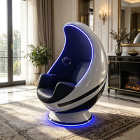 Fauteuil lounge individuel en fibre de verre en forme de vaisseau spatial incurvé avec bande lumineuse LED bleue et coussin en cuir noir pour coin détente à domicile