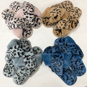 <span class=keywords><strong>Ciabatte</strong></span> da <span class=keywords><strong>Casa</strong></span> in Pelliccia Rosa per <span class=keywords><strong>Donna</strong></span>, Economiche e Personalizzabili, per Autunno e Inverno, Sandali in Pelliccia per Signore - Product Image 3