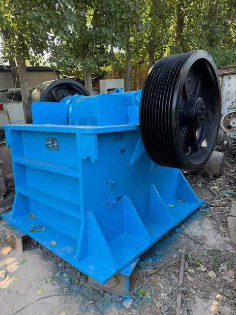 Used Mining Jaw Crusher PE400*1000 Primary Crushing Machine