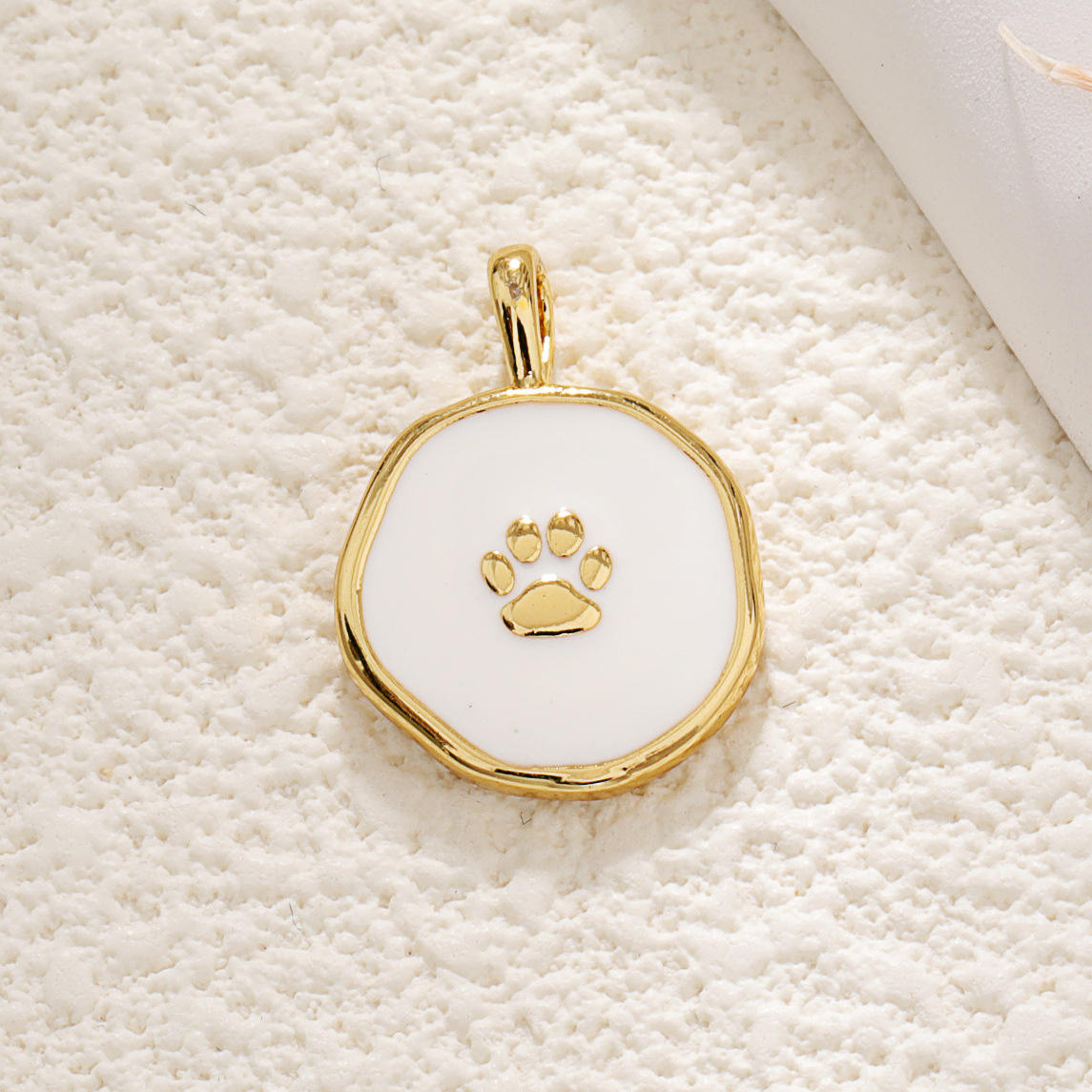 ทอง-กรงเล็บของแมว