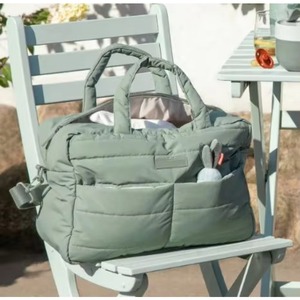 Échantillon Gratuit Sac de Voyage Décontracté Imperméable et Hydrofuge Matelassé avec Logo, Sac Polochon OEM pour Maman, Tapis à Langer Pliable - Product Image 1