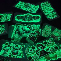 Oltre 400.000 Design, Adesivi Impermeabili 3D UV DTF per Bicchieri da 16oz, Decorazioni per Tazze in PET con Effetto Cartone Animato