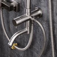 Ensemble de douche mural monocommande eau froide en acier inoxydable brossé BH 304, design moderne et épuré, avec robinet de douche céramique à effet pluie